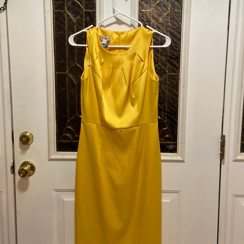 Dressbarn Size 6 Women’s Yellow Sleeveless Dress (Stain-front/back missing belt)
